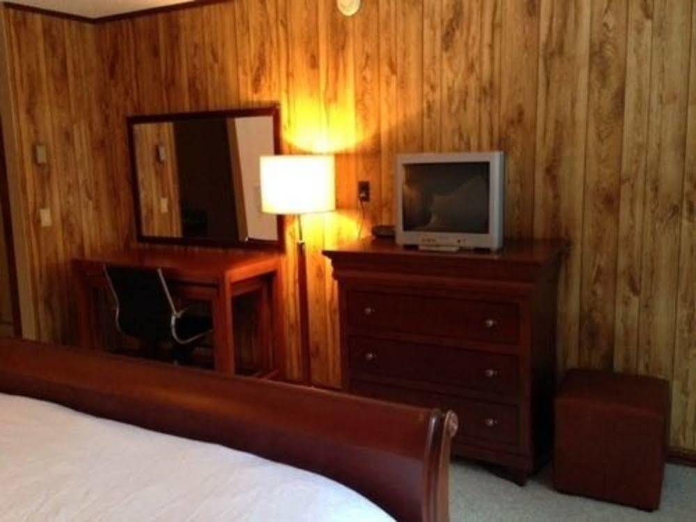 Evergreen Valley Inn Stoneham 外观 照片
